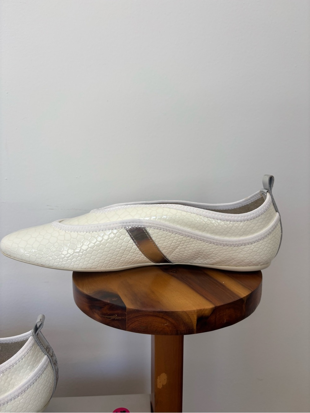 Hogan White Leather Croc-Embossed Ballet Flats Silver Accent EU 39 Box and Bag